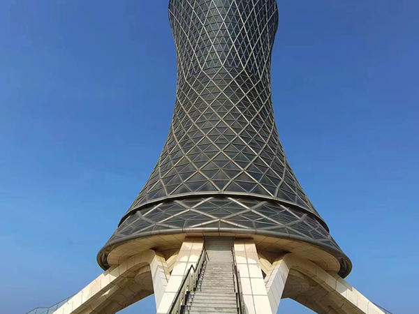 烟台福莱山景观塔玻璃施工 (3).jpg