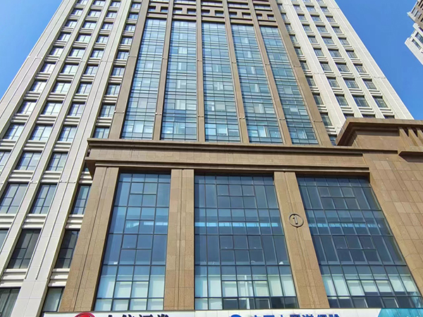 烟台润华大厦玻璃、铝板、石材施工 (4).jpg