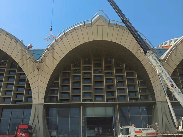 怎样判断幕墙是否需要紧急维修？